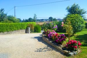 Maisons de vacances Maison de 4 chambres avec jardin clos et wifi a Tregomeur a 8 km de la plage : photos des chambres