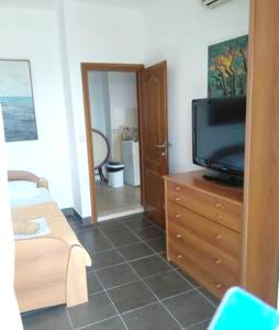 Comfortable Apartment in Ulcinj with Sea View and Garden