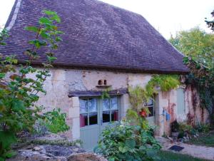 Maisons de vacances Maison d'une chambre avec piscine privee jardin amenage et wifi a Sainte Alvere : photos des chambres