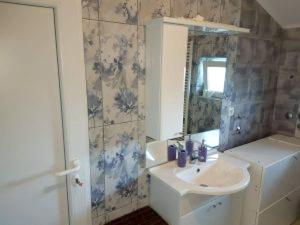 Modern Apartment with Garden View in Belišće - 76 m²