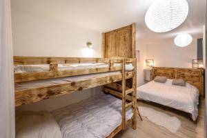 Appartement spacieux à Orcières – Vue sur la montagne.