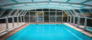 Charmante maison de vacances à La Roche-sur-le-Buis avec piscine