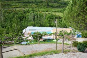 Charmante maison de vacances à La Roche-sur-le-Buis avec piscine