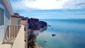 3 bedrooms appartement with sea view furnished terrace and wifi at Omis