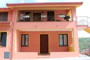 Charming apartment in Nughedu Santa Vittoria - 90 m² with fireplace - Ottana