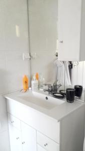 Cosy apartment in Funchal, sea and mountain views, 35 m²