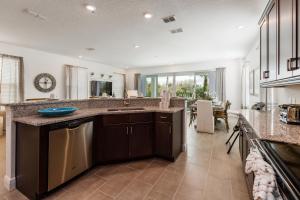Villa room in REUNION Stunning Premier 5 Bed 5 Bath Pool 721
