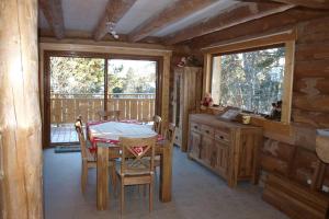 Chalet les SORBIERS, en rondins, classé 4****étoiles