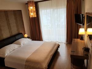 Family Room with Balcony and Sea View room in Boutique Villa Revelin
