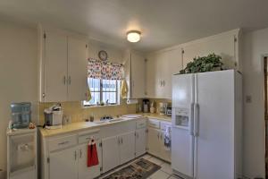 1 Mi to Golf and Shopping Phoenix Home with Yard