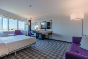 Junior Suite room in Radisson Blu Hotel Amsterdam Airport Schiphol