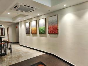 Meriton Inn