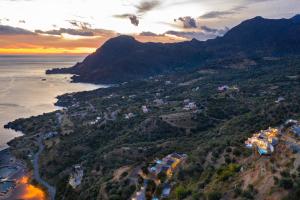 Pyrgos Exclusive , Sea View & Private Pool