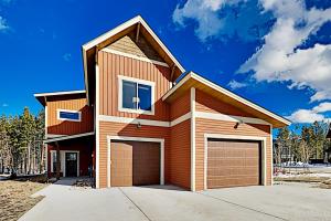 Four-Bedroom Townhouse room in Modern Townhome with Private Hot Tub & Garage townhouse