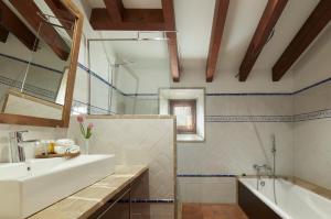 Can Joan Capo - Adults Only