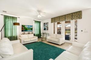 Lakeview 6-Bedroom Retreat with Game Room, Private Pool, Spa & Resort Amenities - Ideal for Families & Groups