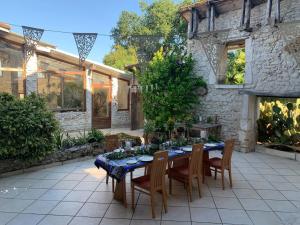 Villas Country villa for 19 pool cinema football pitch : photos des chambres