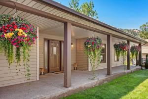 Holiday Home room in 107 Park Avenue