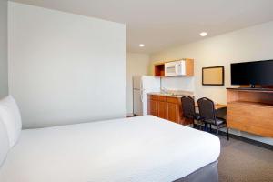 Double Room with Two Double Beds - Smoking room in WoodSpring Suites Chesapeake-Norfolk Greenbrier