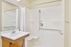Queen Room - Disability Access/Smoking room in WoodSpring Suites Clarksville Ft. Campbell