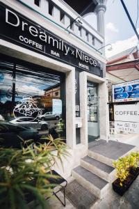 Niece Hostel Phuket - Bangtao Beach