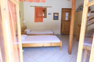 Taxiarchis Apartments Skiathos Greece