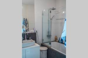 Przestronny apartament w kamienicy blisko Dworca