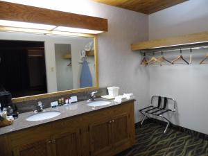 Americas Best Value Inn Sandpoint
