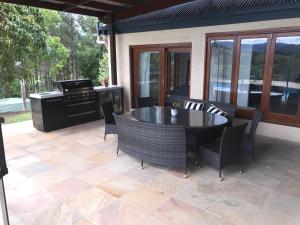 Byron Bay hinterland house - amazing sunset views!