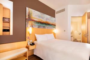 Premium Queen Room room in Ibis One Central - World Trade Centre Dubai