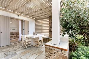 White Tinos Luxury Suites Tinos Greece