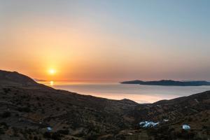 White Tinos Luxury Suites Tinos Greece