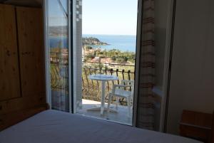 One-Bedroom Apartment with Sea View