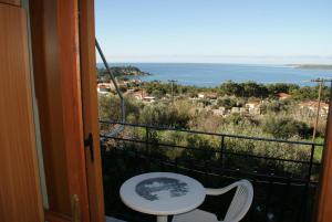 One-Bedroom Apartment with Sea View