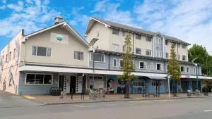 Based by the Lake - Kinloch