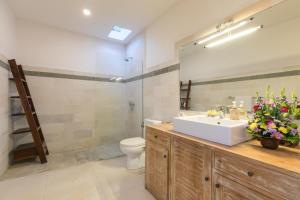 Villa Briana Seminyak by Villas R Us