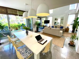 Natural Villas -Front Samet Beach house with Pool