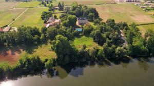 Maisons d'hotes Orangerie du Chateau Marith - Chambres et Gites avec Piscine : photos des chambres