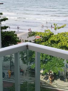 APARTAMENTO COM VISTA PARA O MAR NA Av ATLANTICA EM BALNEARIO CAMBORIU
