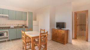 Apartment room in Apartamentos Lentiscos by MIJ