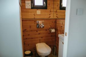 HT Houseboats - domki na wodzie - sauna, motorówka, rowerki wodne