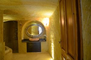 Deluxe Cave Room room in Golden Cave Suites