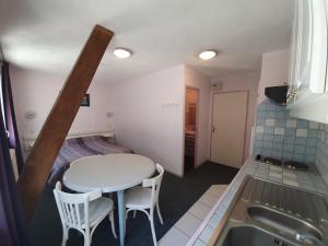 Appart'hotels Appart Le Chili- Quartier thermal- Parc remarquable - Linge fourni : photos des chambres