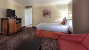 King Room with Spa Bath room in Best Western Wichita North