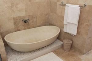 4 Bedroom Luxury Home with View of the Ocean and Table Mountain