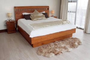 4 Bedroom Luxury Home with View of the Ocean and Table Mountain