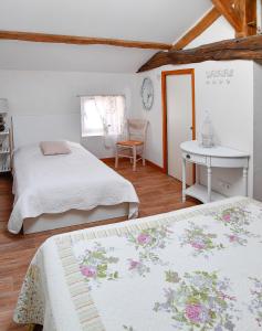 B&B / Chambres d'hotes Logis de La Benetiere : photos des chambres