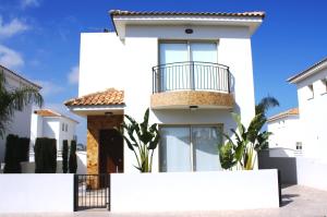 Three-Bedroom Villa with Private Pool room in Palm Tree Villas