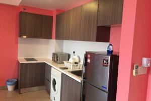 B17-15-Amazing Lake view studio unit, Hyve,Cyberjaya, Free WiFi, Free Parking, Netflix, Pool, 3044