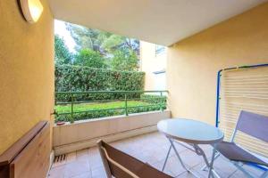 Appartements Appartement d'une chambre a Saint Raphael a 100 m de la plage avec jardin clos : photos des chambres